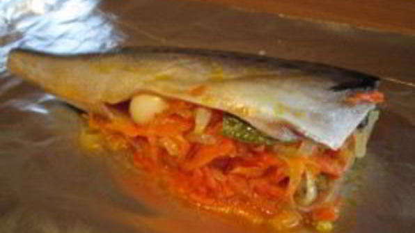 скумбрия фаршированная, запеченная в фольге