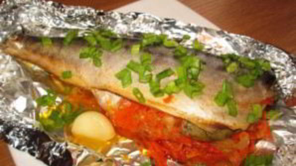скумбрия фаршированная, запеченная в фольге