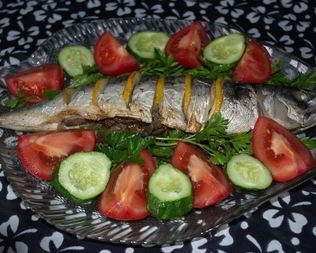 Скумбрия, запеченная с грибами