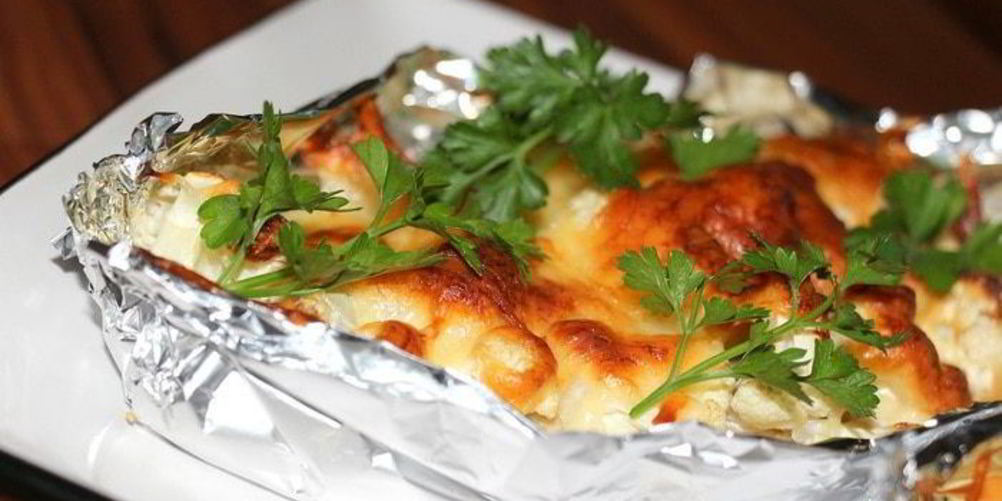 Рецепт тилапии с цветной капустой под сыром джюгас