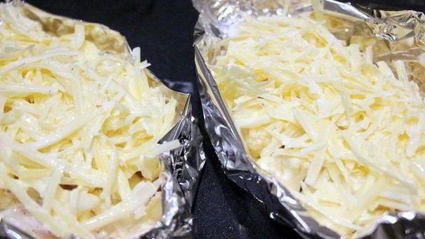 тилапия с цветной капустой под сыром джюгас