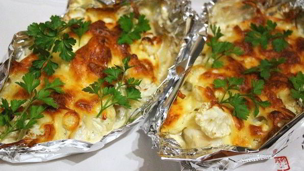 тилапия с цветной капустой под сыром джюгас