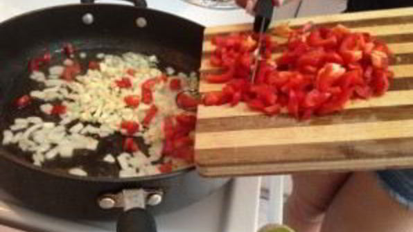 тушеные креветки