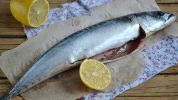 запеченная скумбрия в фольге с морковью