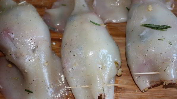 жареные фаршированные кальмары