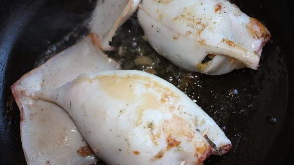 жареные фаршированные кальмары