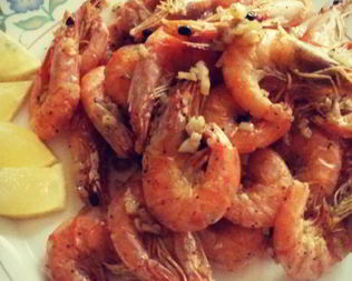 Жареные королевские креветки с чесноком