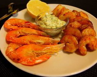 Жареные креветки с соусом