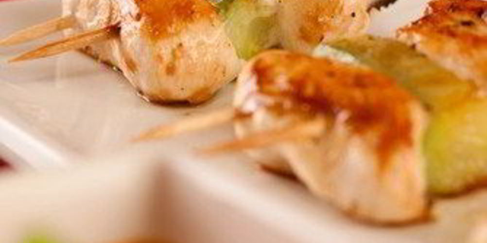 Рецепт куриных шашлыков с пюре из батата и с пюре из зеленого горошка и мяты