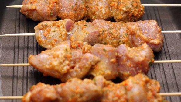 шашлык из индейки на шпажках