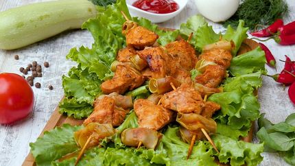 Шашлык из индейки с кабачком