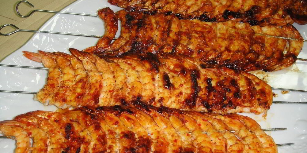 Рецепт шашлыка из креветок на шпажках