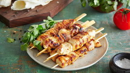 Шашлык из курицы в маринаде из пива и меда