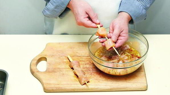 шашлык из курицы в маринаде из пива и меда