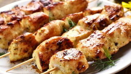 Шашлык из мяса птицы в маринаде с винным уксусом