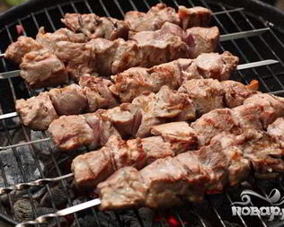 Шашлык из свинины с помидорами