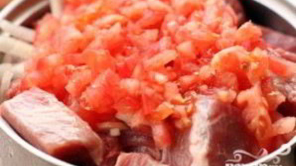 шашлык из свинины с помидорами