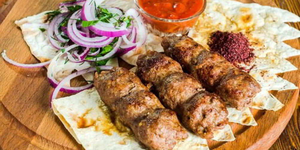 Рецепт шашлыка из свинины со специями и луком