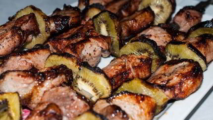 Шашлык из телятины с киви