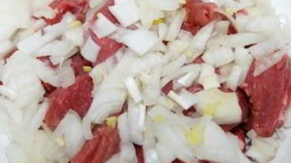 шашлык на сковороде из говядины