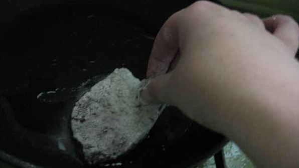 шницели куриные и печень с салатом