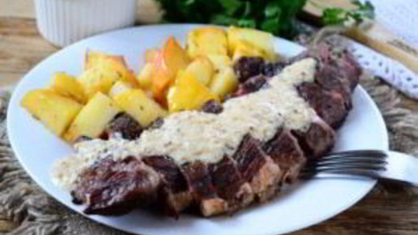 французский перченый стейк