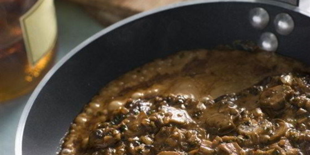 Рецепт говяжьего стейка со сливочно-грибным соусом