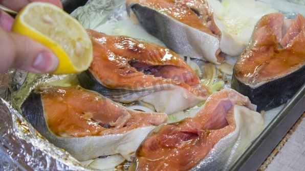 стейк из горбуши в духовке