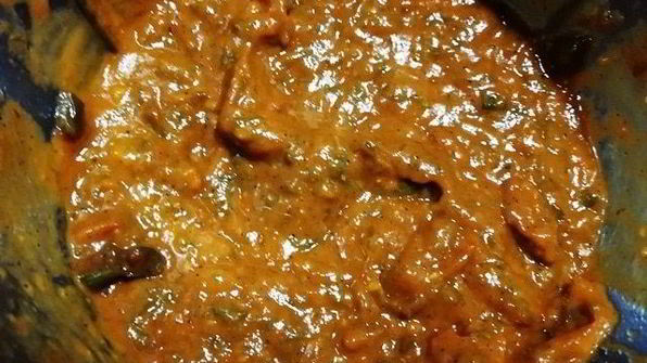 стейк из говядины с лапшой из кабачка