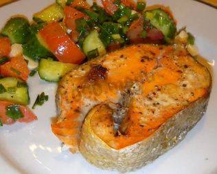 Стейк из красной рыбы в духовке