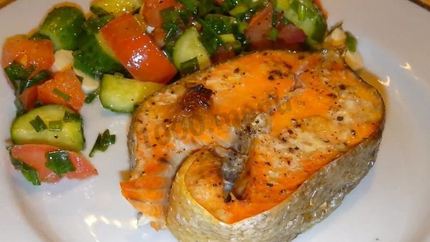 Стейк из красной рыбы в духовке