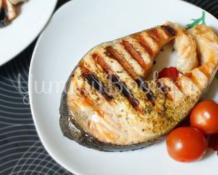 Стейк из семги на гриле