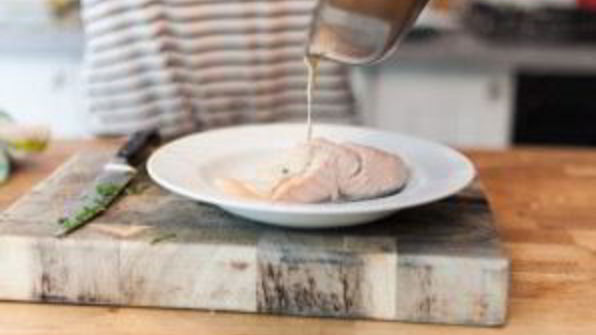 стейк из семги в сливочном соусе