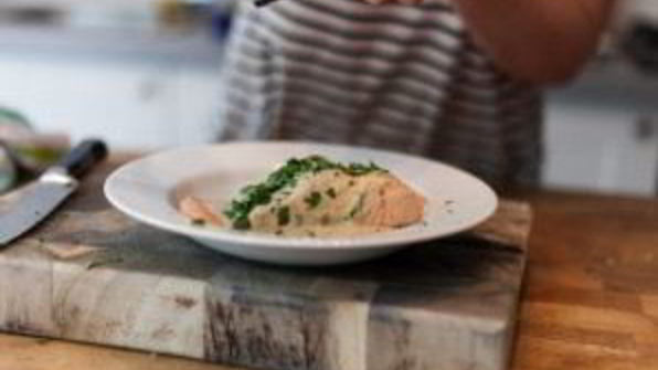 стейк из семги в сливочном соусе