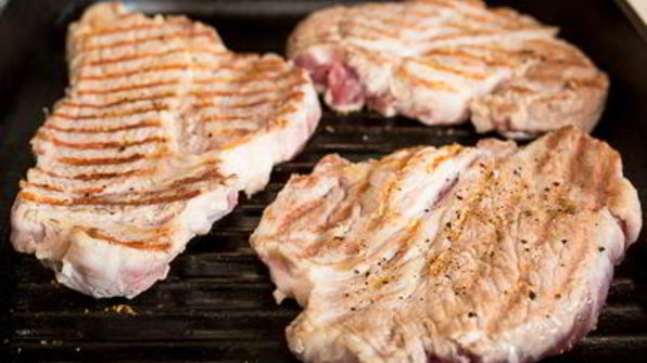 стейк из свинины с яблочным чатни