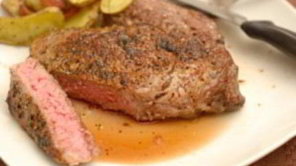 стейк из телятины на сковороде