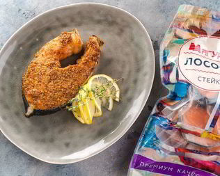 Стейк лосося в медово-имбирном маринаде