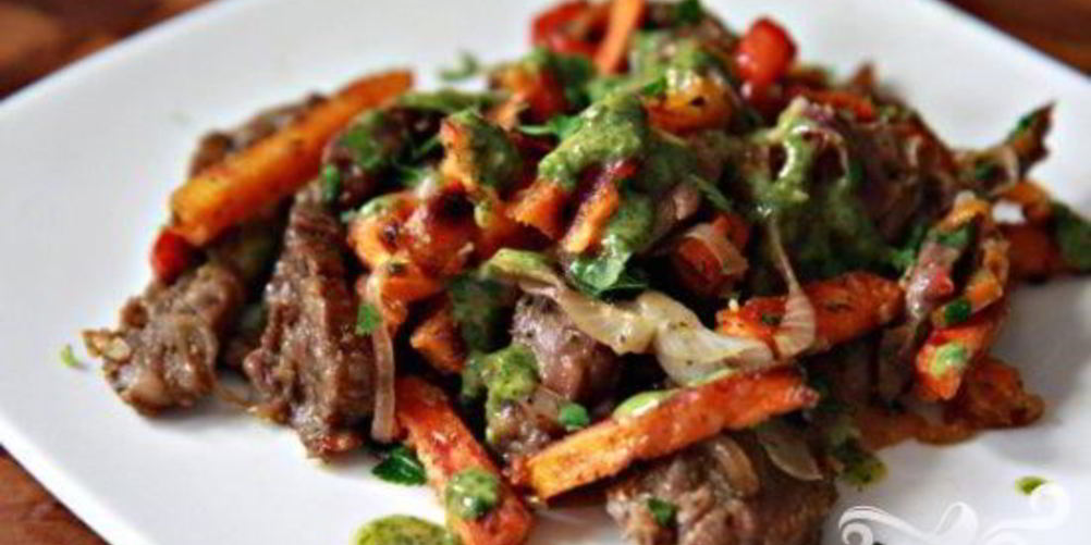 Рецепт стейка со сладким картофелем и соусом из петрушки