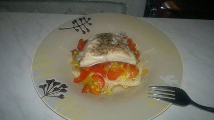 Стейк трески с пастой из перцев и чеснока