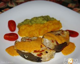 Стейки-гриль из зубатки под сливочным соусом