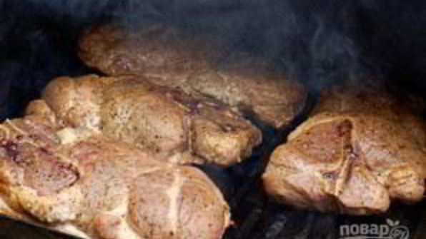 стейки из свинины