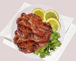 Свиной стейк в маринаде из кефира