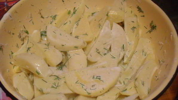 свиные стейки под соусом с запеченым картофелем