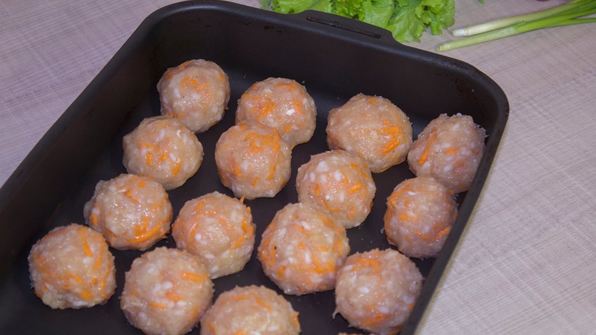 диетические тефтели из куриного фарша в духовке с подливкой