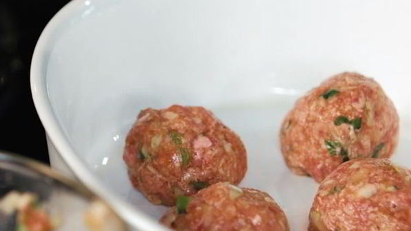 греческие тефтели с кабачками