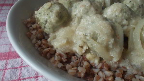 куриные тефтели со шпинатом и творогом