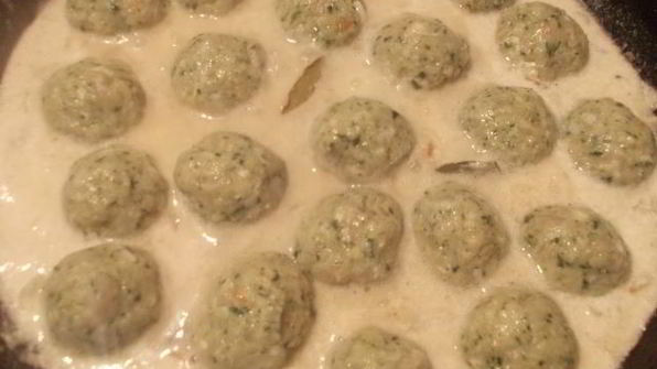 куриные тефтели со шпинатом и творогом