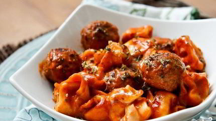 Куриные тефтели в томатном соусе