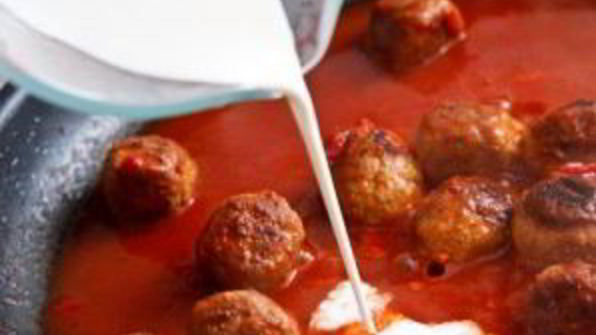куриные тефтели в томатном соусе
