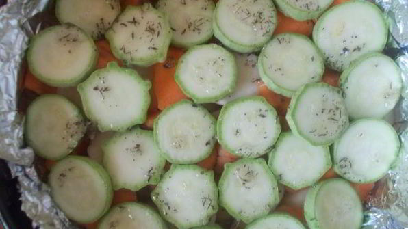 печеные овощи с мясными тефтелями